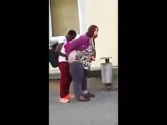 ອອນໄລນ໌ຄພໍ່ fucks ລູກສາວ ການຕະໂນມັດພາກສ່ວນຮ້ານຄີນແລະນາງຜິວເນື້ອສີຂາດແຟນເຮັດໃຫ້ ກັບຜູ້ຂາຍ